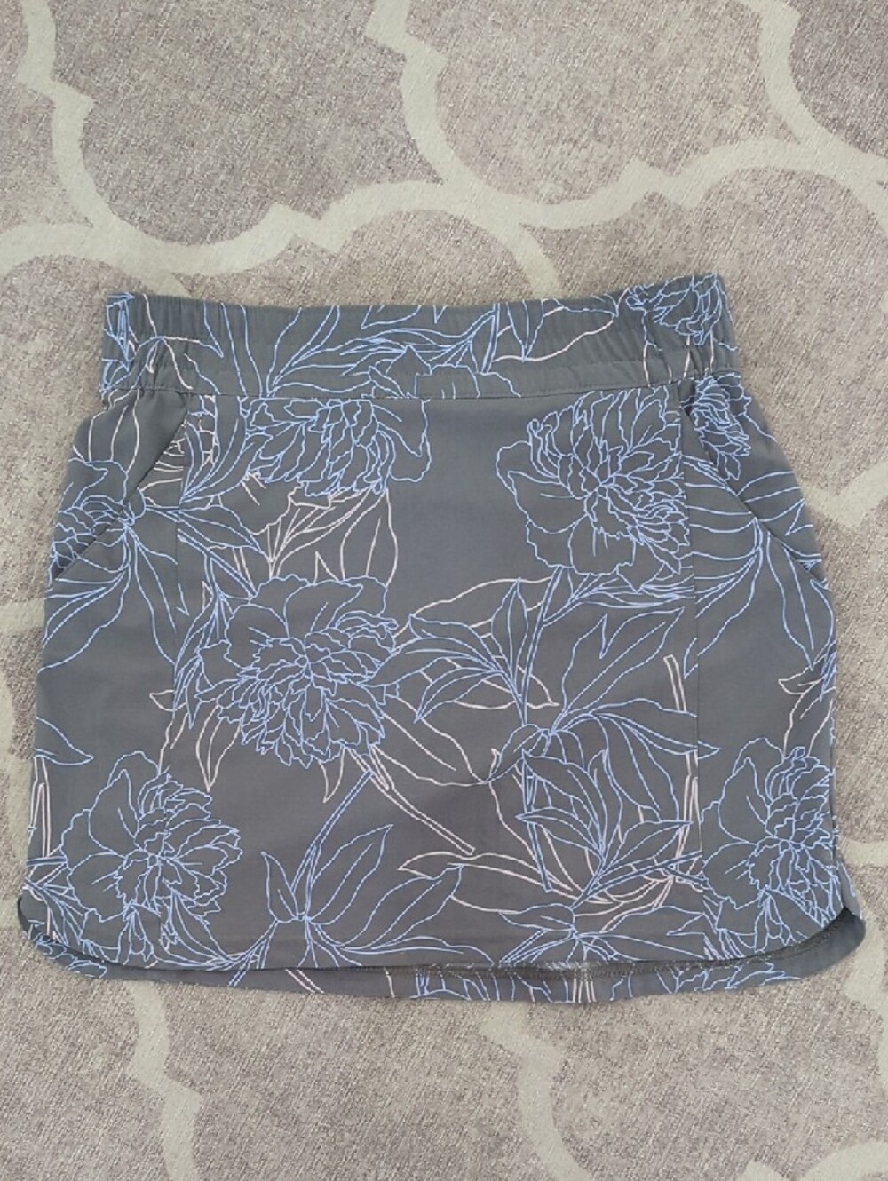 Columbia Gray Skort with Teal Accent Flower Outlines Size M - Picture 2 of 7